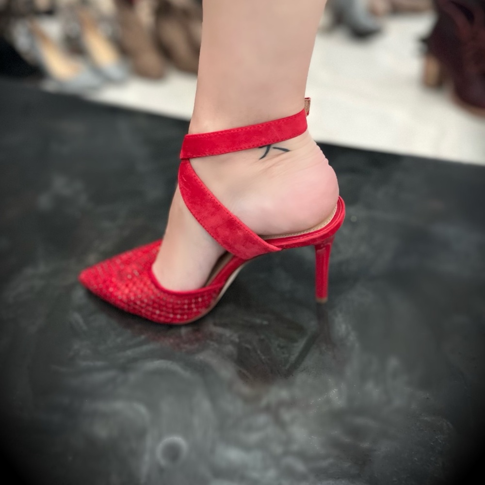 Antonio Melani Red Mesh Sparkle size 8 - Picture 4 of 4